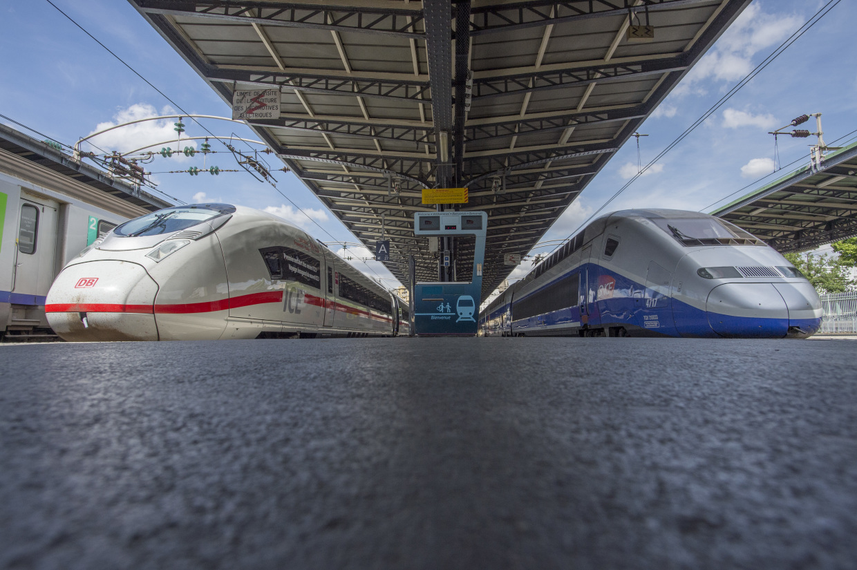 Paris: ICE 3 Baureihe 407 der DB und SNCF TGV im deutsch-französischen Hochgeschwindigkeitsverkehr unterwegs. (Foto: © DB AG / Oliver Lang)