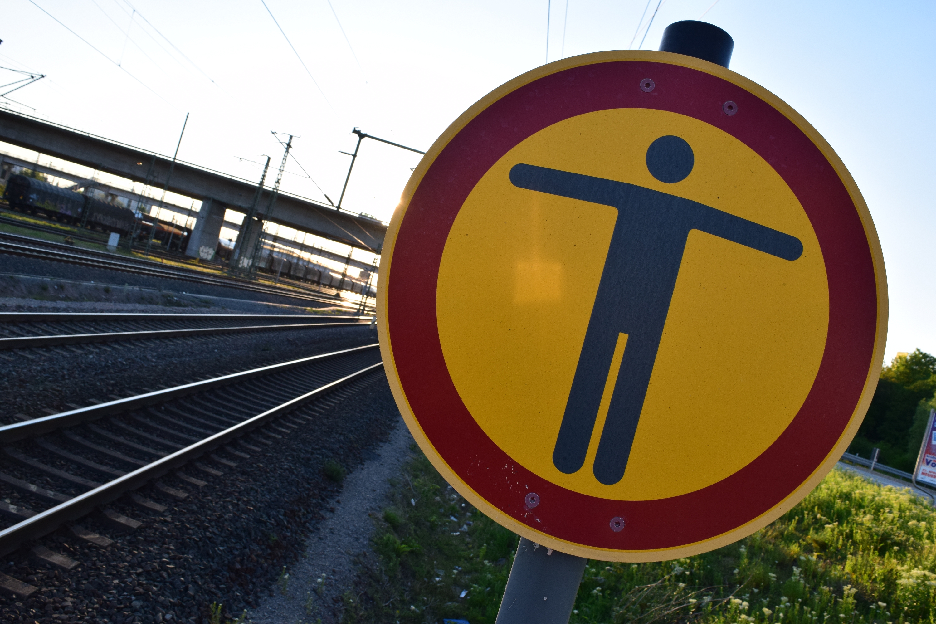 Der Betreten der Gleise ist Unbefugten verboten! (Foto: © Bahnblogstelle)