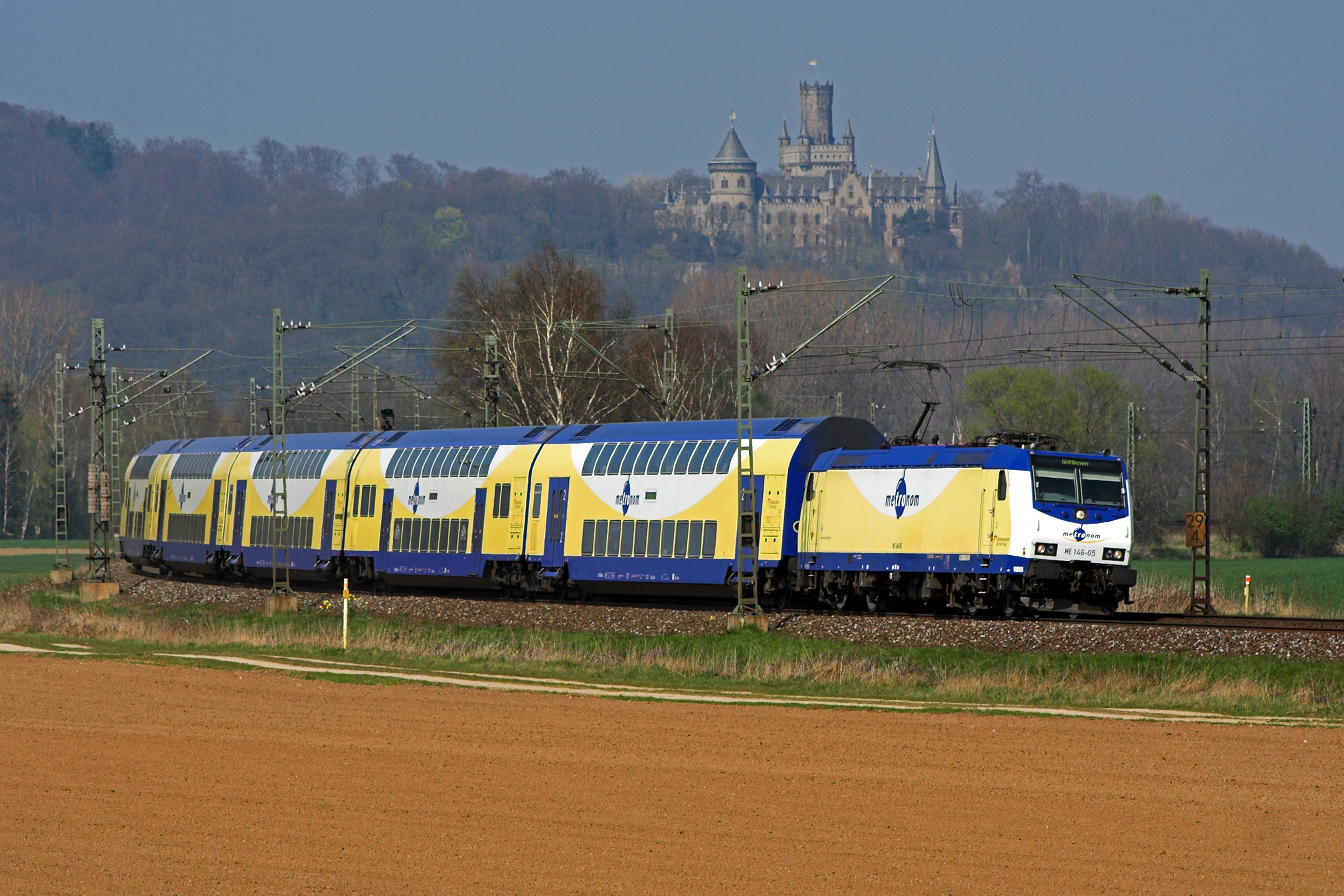 Symbolbild: Ein Zug des metronom. (Foto: © NETINERA / Metronom)
