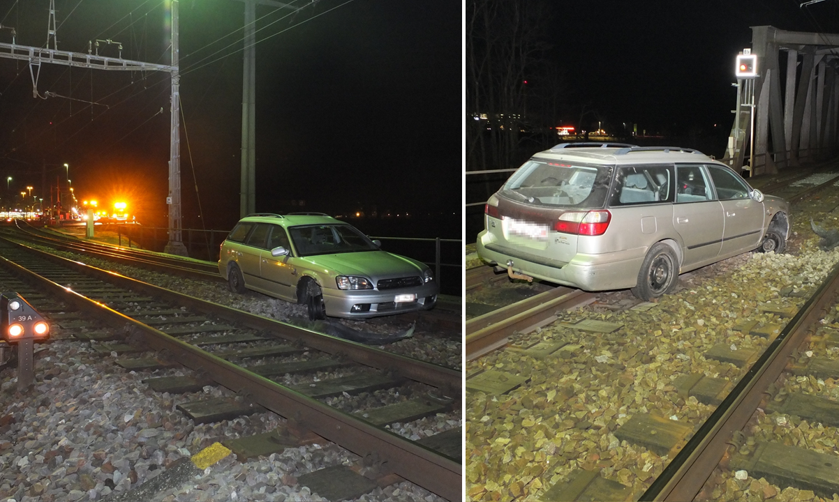 Schänis (Schweiz): Auto auf Bahngleis steckengeblieben. (Foto: © Kantonspolizei St.Gallen)